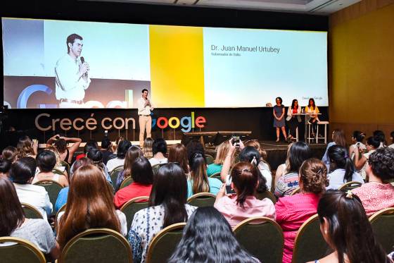 El Gobernador compartió con más de 600 mujeres el taller Crecé con Google 2018